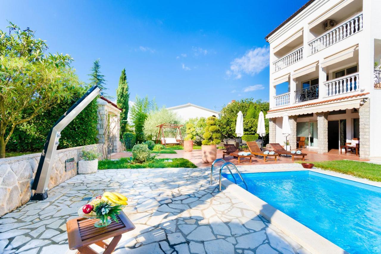 Apartments Sinisa Malinska Exterior photo